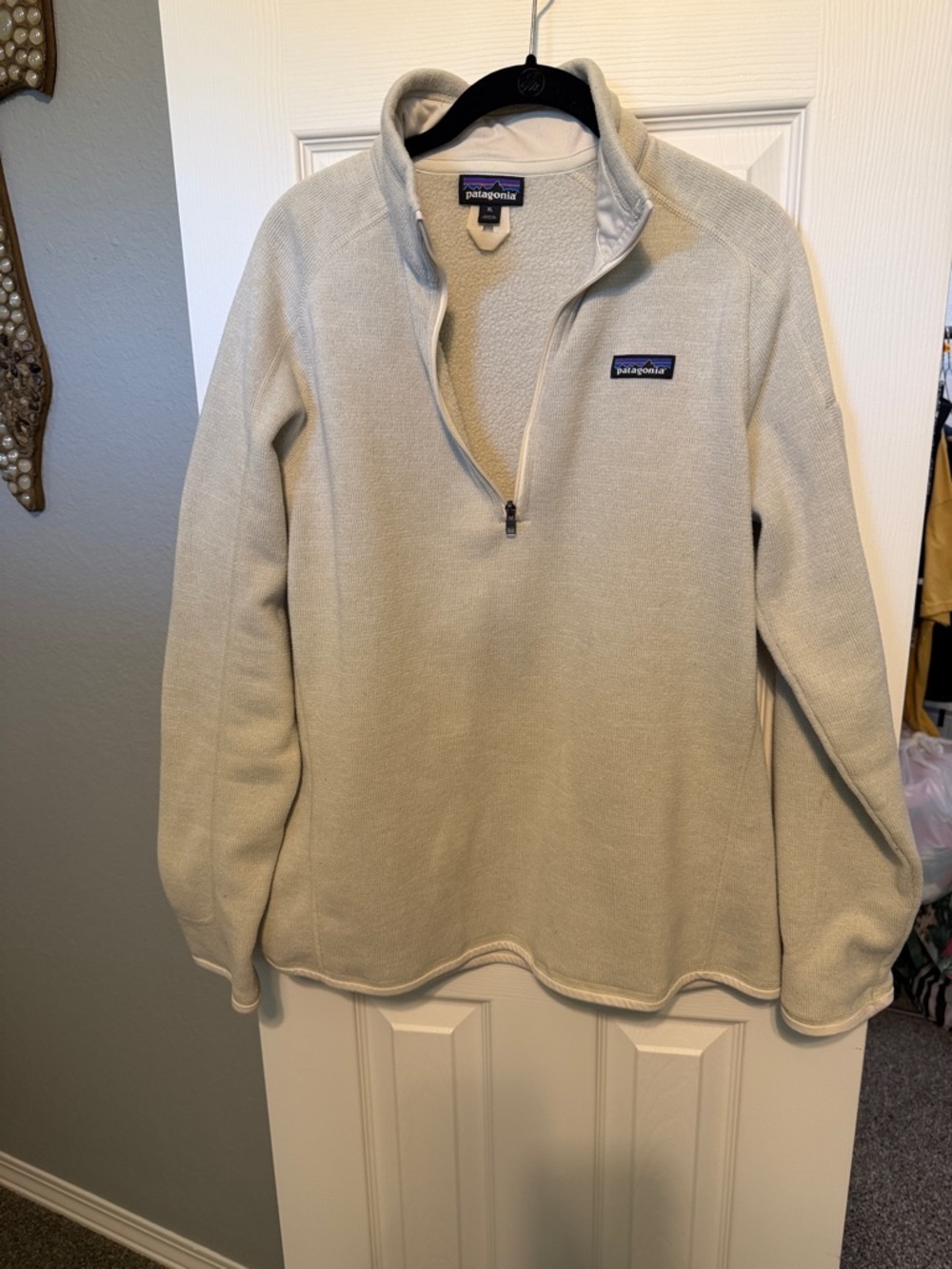Patagonia Light Cream Quarter-Zip Fleece Pullover